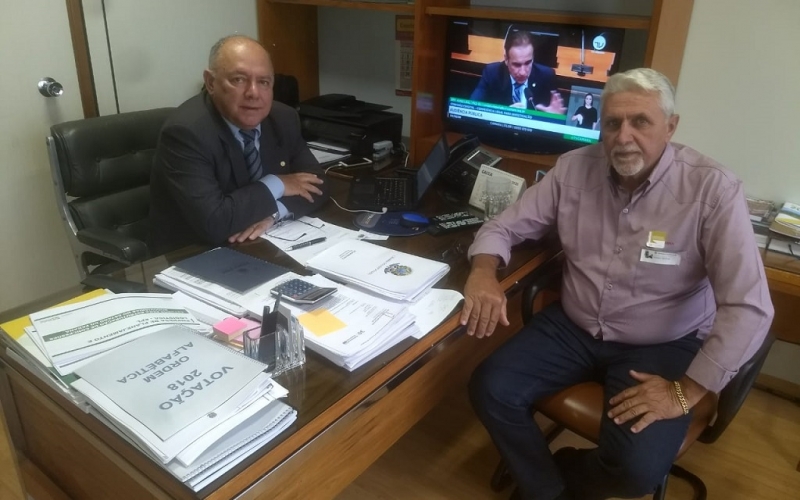 Em Brasília o Prefeito Gervasone com o Deputado federal Schiavinato